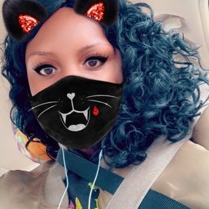 Meet your Posher, Daneshia